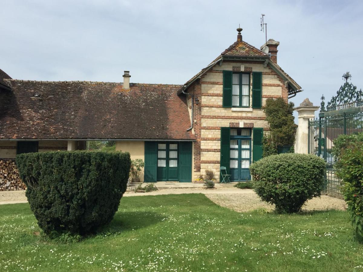 Chateau Le Barreau - Chambres D'Hotes Chemilly-sur-Yonne Номер фото